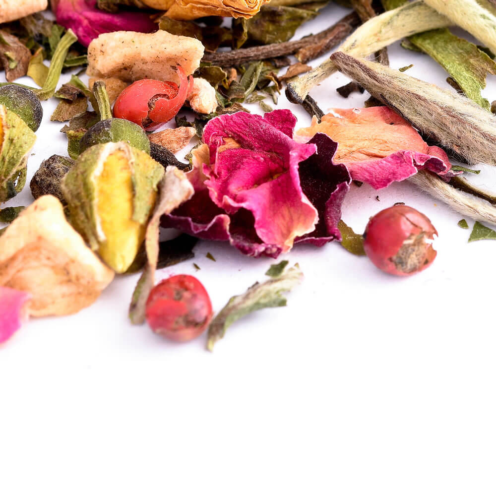 White-Rose-&#038;-Raspberry-01-Crop